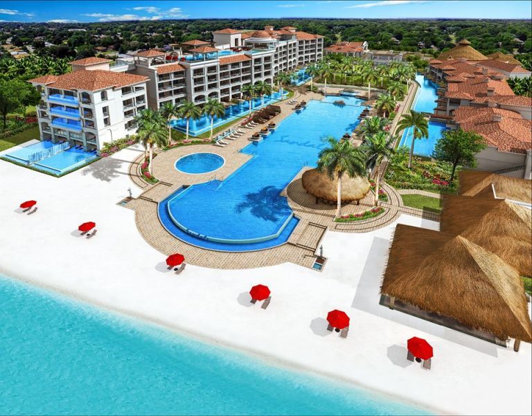 Resort, Swimming pool, Vacation, Resort town, Property, Seaside resort, Town, Tourism, Leisure, Building, 