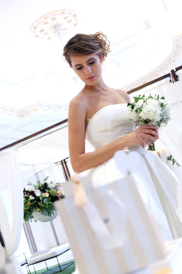 Gown, Bride, Wedding dress, Dress, White, Clothing, Photograph, Bridal clothing, Shoulder, Bridal party dress, 
