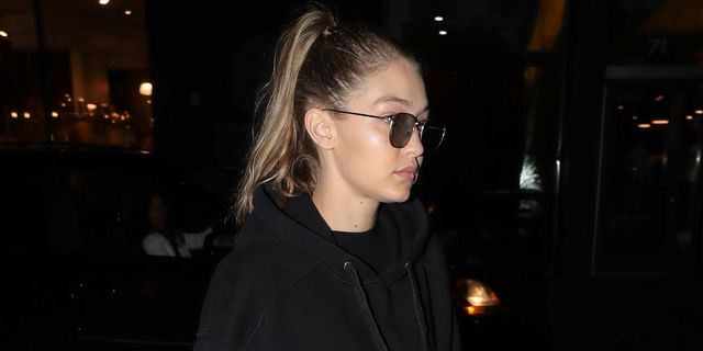 gigi-hadid-stivaletti-vernice-nera