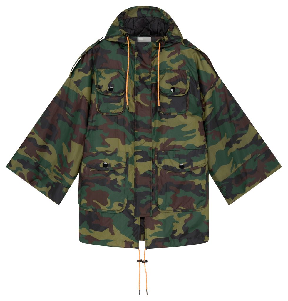 Clothing, Military camouflage, Outerwear, Camouflage, Jacket, Sleeve, Hood, Raincoat, Pattern, Parka, 