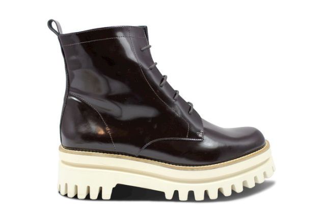 Shoe, Footwear, Boot, Work boots, Hiking boot, Outdoor shoe, Steel-toe boot, Brand, Snow boot, 