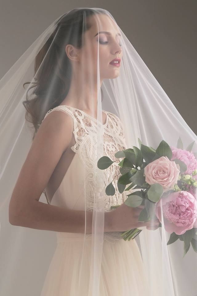Veil, Bridal veil, Bridal accessory, Bride, Wedding dress, Fashion accessory, Dress, Bridal clothing, Gown, Shoulder, 