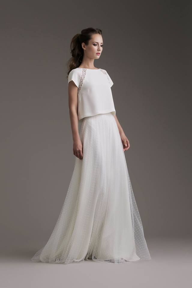 Gown, Fashion model, Clothing, Dress, Wedding dress, Bridal party dress, Shoulder, Photograph, White, Bridal clothing, 