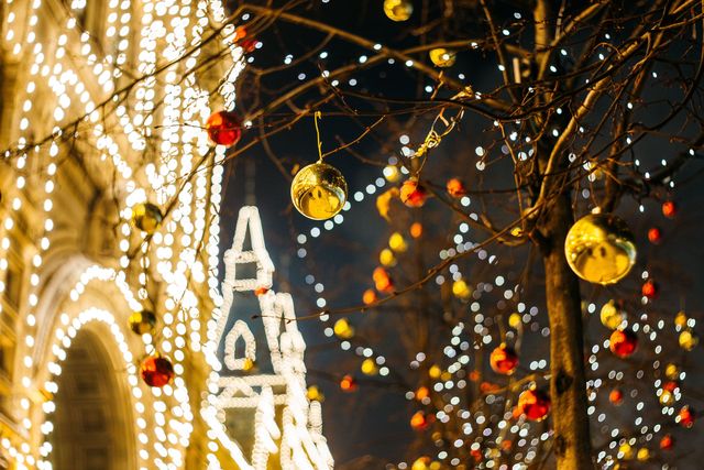 Tree, Yellow, Christmas lights, Lighting, Branch, Christmas, Christmas ornament, Plant, Christmas decoration, Night, 