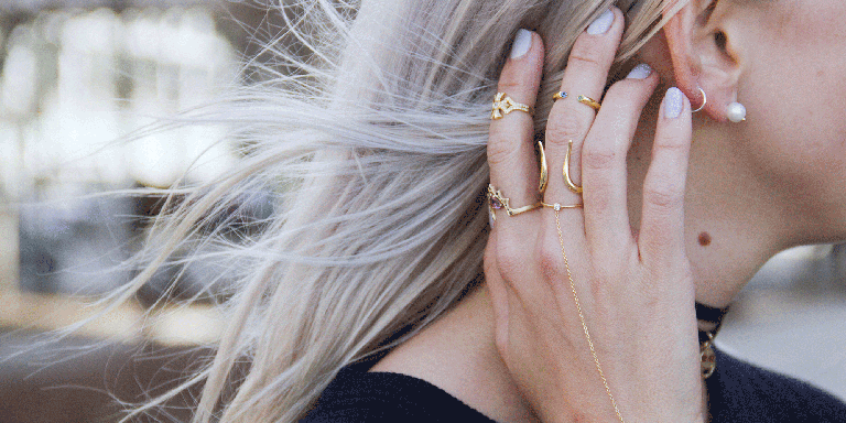 Hair, Nail, Blond, Hand, Finger, Beauty, Hairstyle, Skin, Lip, Ring, 