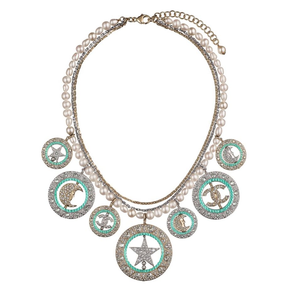 Jewellery, Necklace, Fashion accessory, Body jewelry, Diamond, Chain, Emerald, Gemstone, 