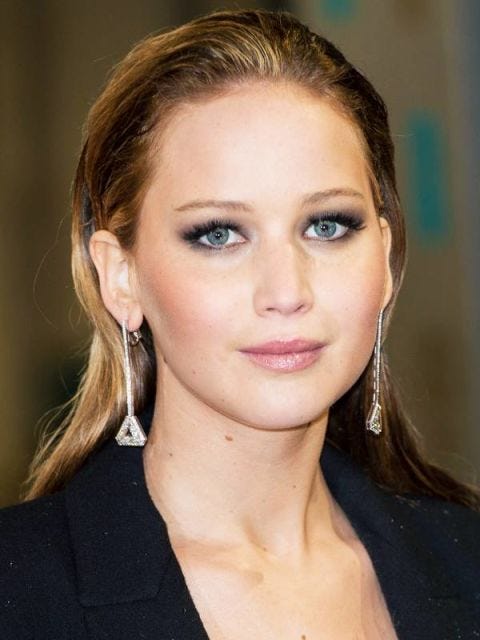 Capelli inverno 2018: di tendenza sono le acconciature effetto bagnato Capelli inverno 2018: di tendenza sono le acconciature effetto bagnato