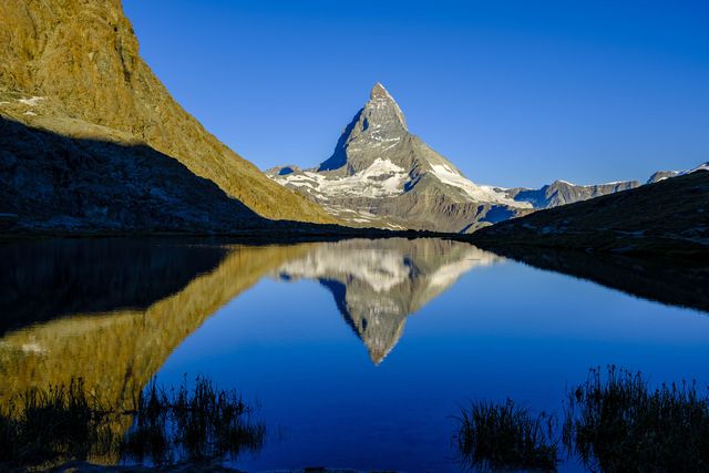 Reflection, Mountain, Mountainous landforms, Nature, Mountain range, Tarn, Lake, Sky, Natural landscape, Wilderness, 