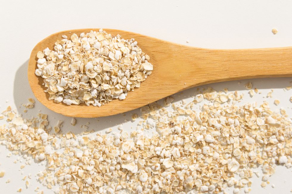 Oat bran, Food, Dish, Cuisine, Oat, Superfood, Groat, Seasoning, Ingredient, Spoon, 