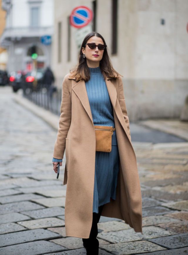 Clothing, Street fashion, Coat, Fashion, Trench coat, Outerwear, Overcoat, Snapshot, Brown, Beige, 