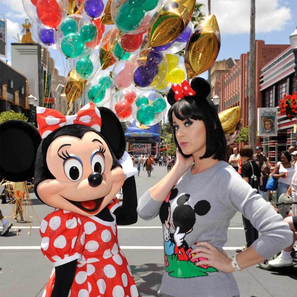 Fashionable cartoon characters