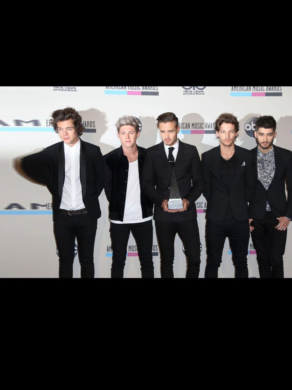 <p>One Direction at The American Music Awards November 2013</p>
