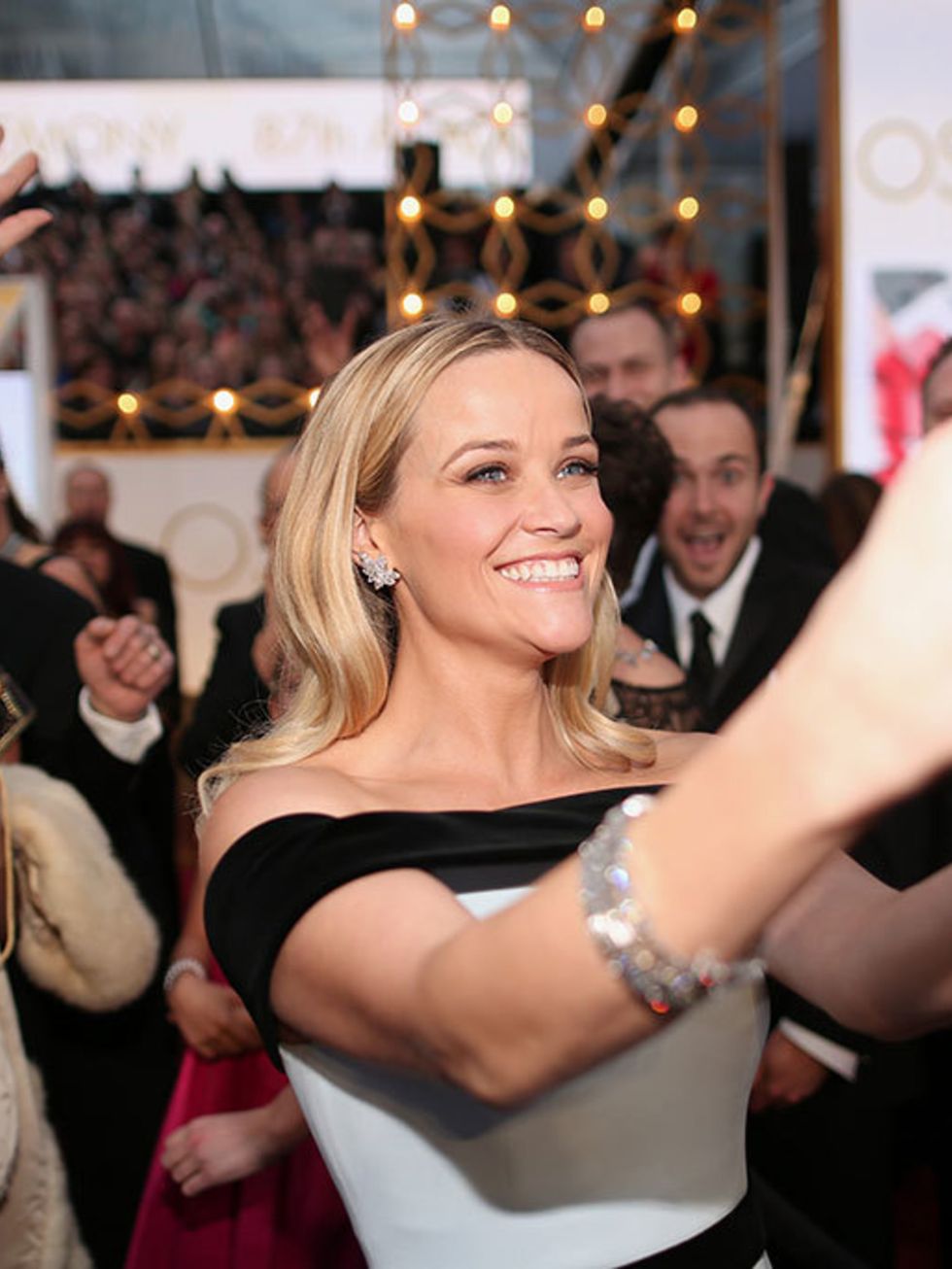 <p>Reese Witherspoon is photobombed mid-selfie.</p>