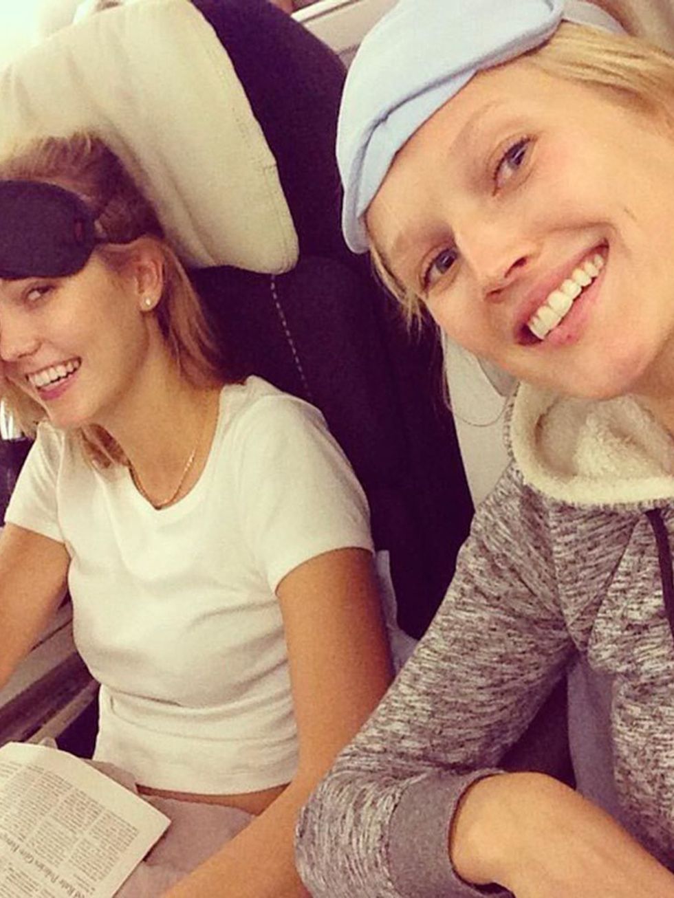 Karlie Kloss
(@supermodelkarlie)

'Regram from @Toni_Garrn in the plane on the way back home from Paris'