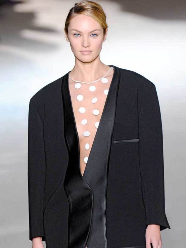 <p>One expects a comfortable dose of masculine tailoring and soft cashmere layers from Stella, but for <a href="http://www.elleuk.com/catwalk/collections/stella-mccartney/autumn-winter-2011/collection">autumn winter 2011</a> she created an edgier silhouet
