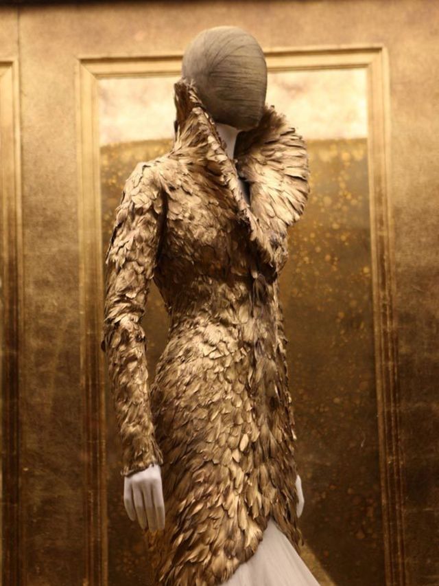 <p>A mannequin in the Savage Beauty exhibition</p>
