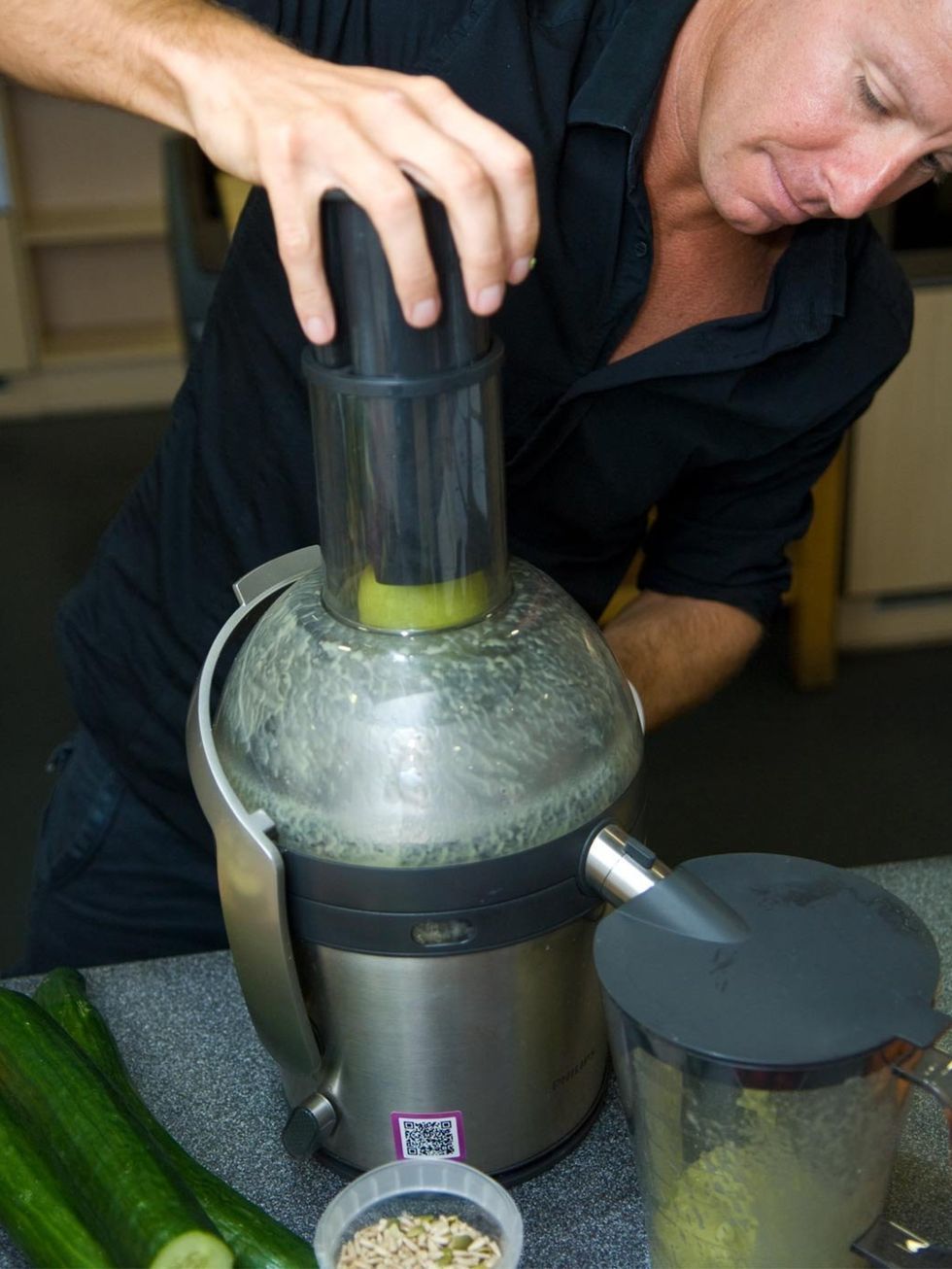 <p><strong>Method: </strong>Juice all of the ingredients, except the avocado and ice.</p>