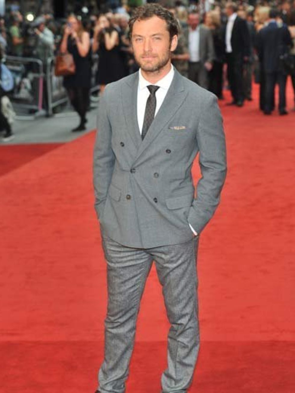 <p>Jude Law attends the World Premiere of Anna Karenina in London Leicester Square.</p>