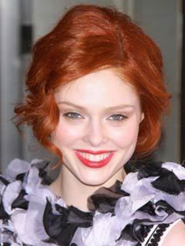 <p>Model-cum-TV presenter <a href="/find/%28term%29/coco%20rocha">Coco Rocha</a> has added another string to her bow. She has produced her own version of a music video for the Jet song, 'She's a Genius'.</p><p>Starring herself, it's been billed by an insi