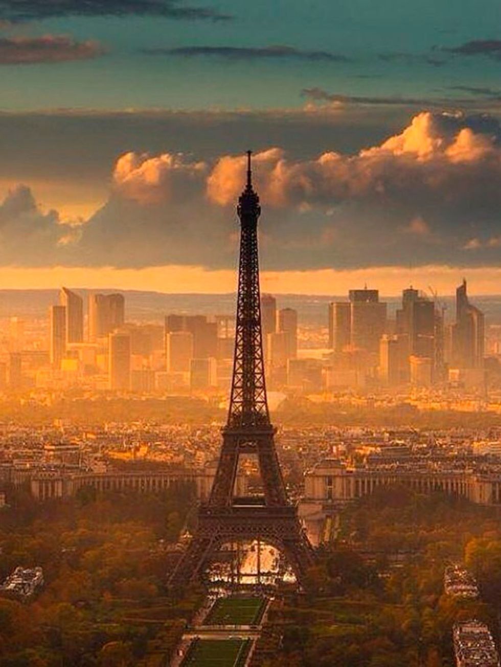 Cara Delevingne
(@Caradelevingne)

'Au revoir Paris'