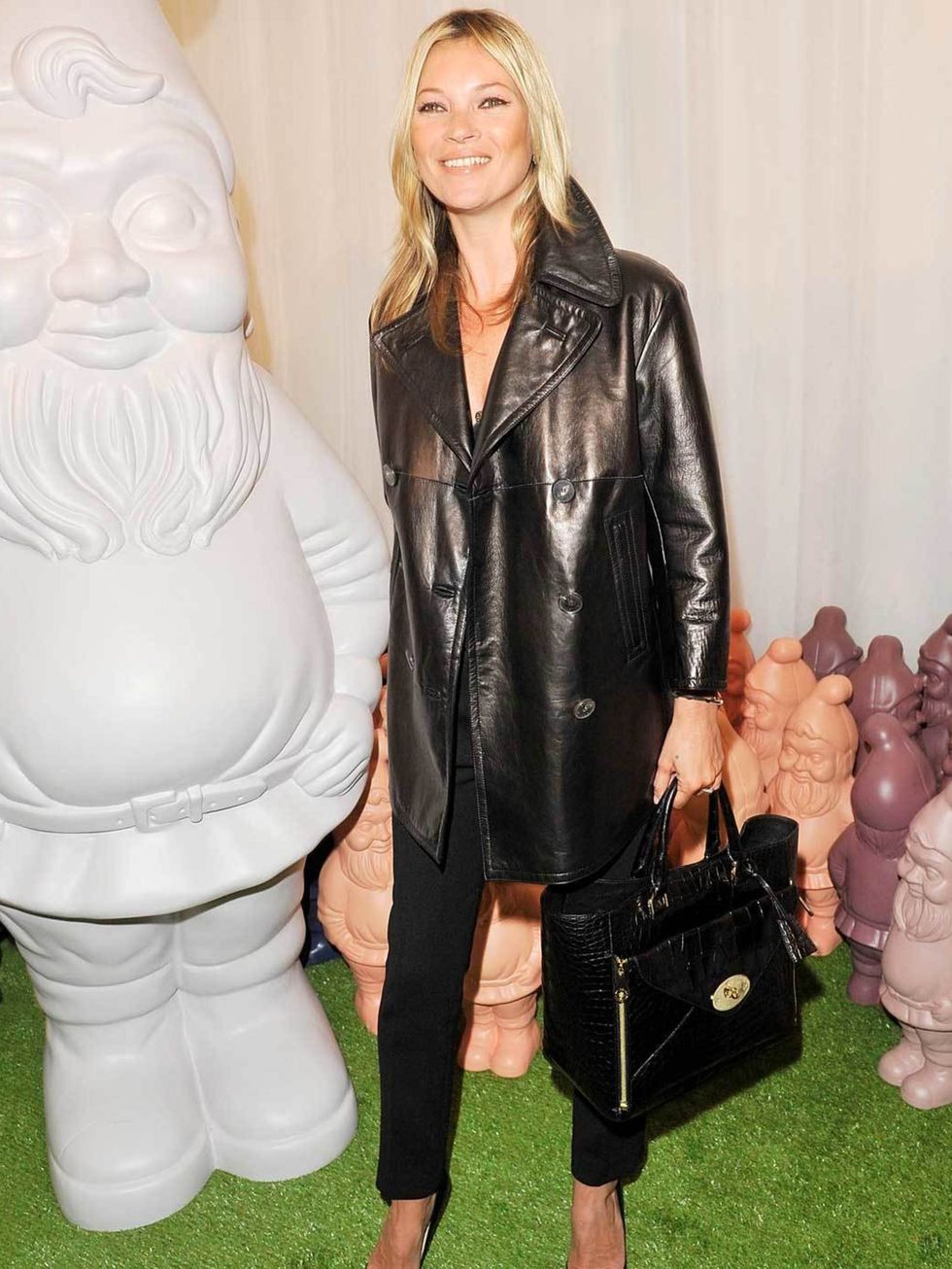 <p>Kate Moss carrying the Mulberry Willow</p>