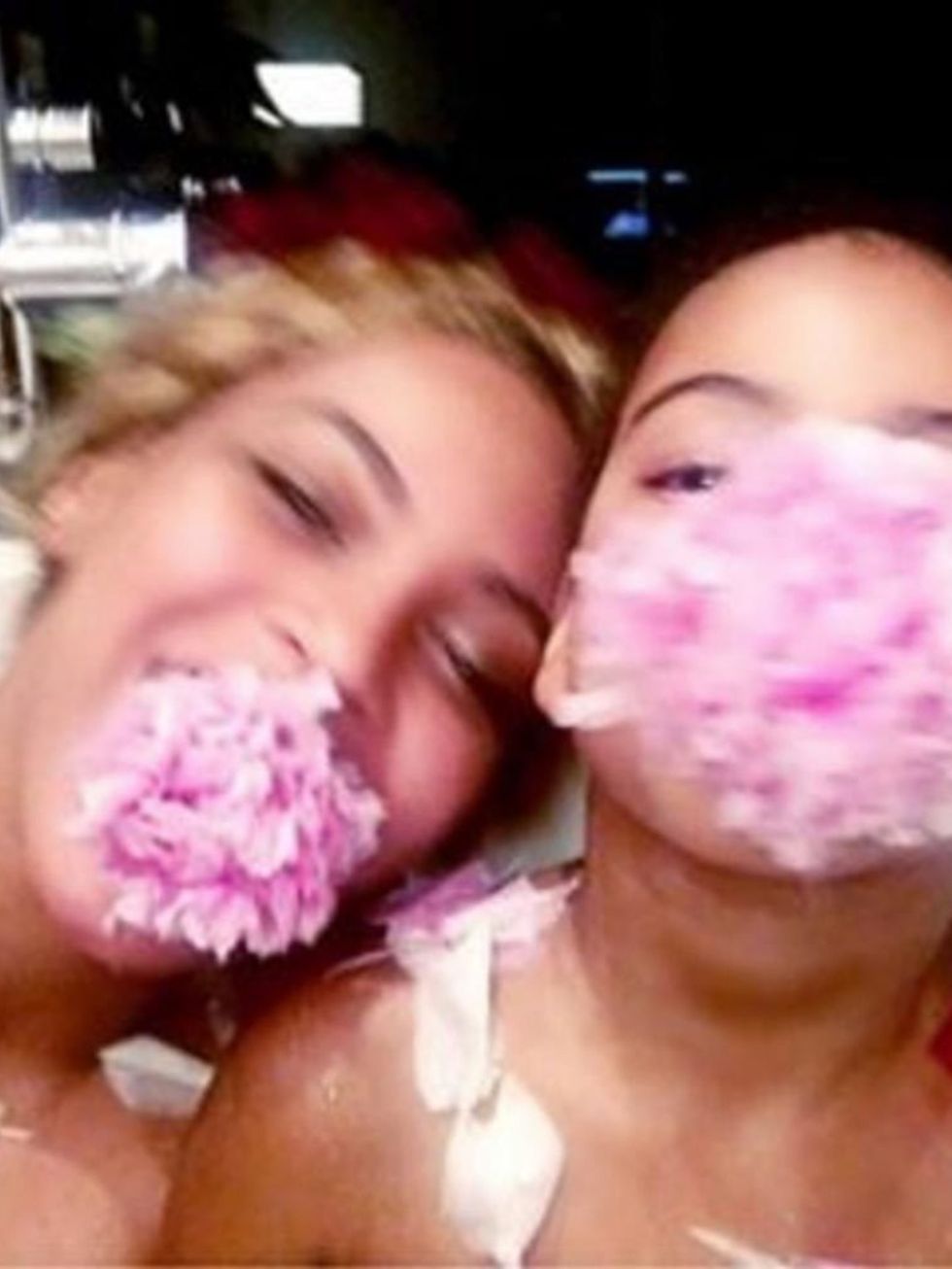 beyonce-and-blue-ivy-flowers-may-2016-instagram-gallery