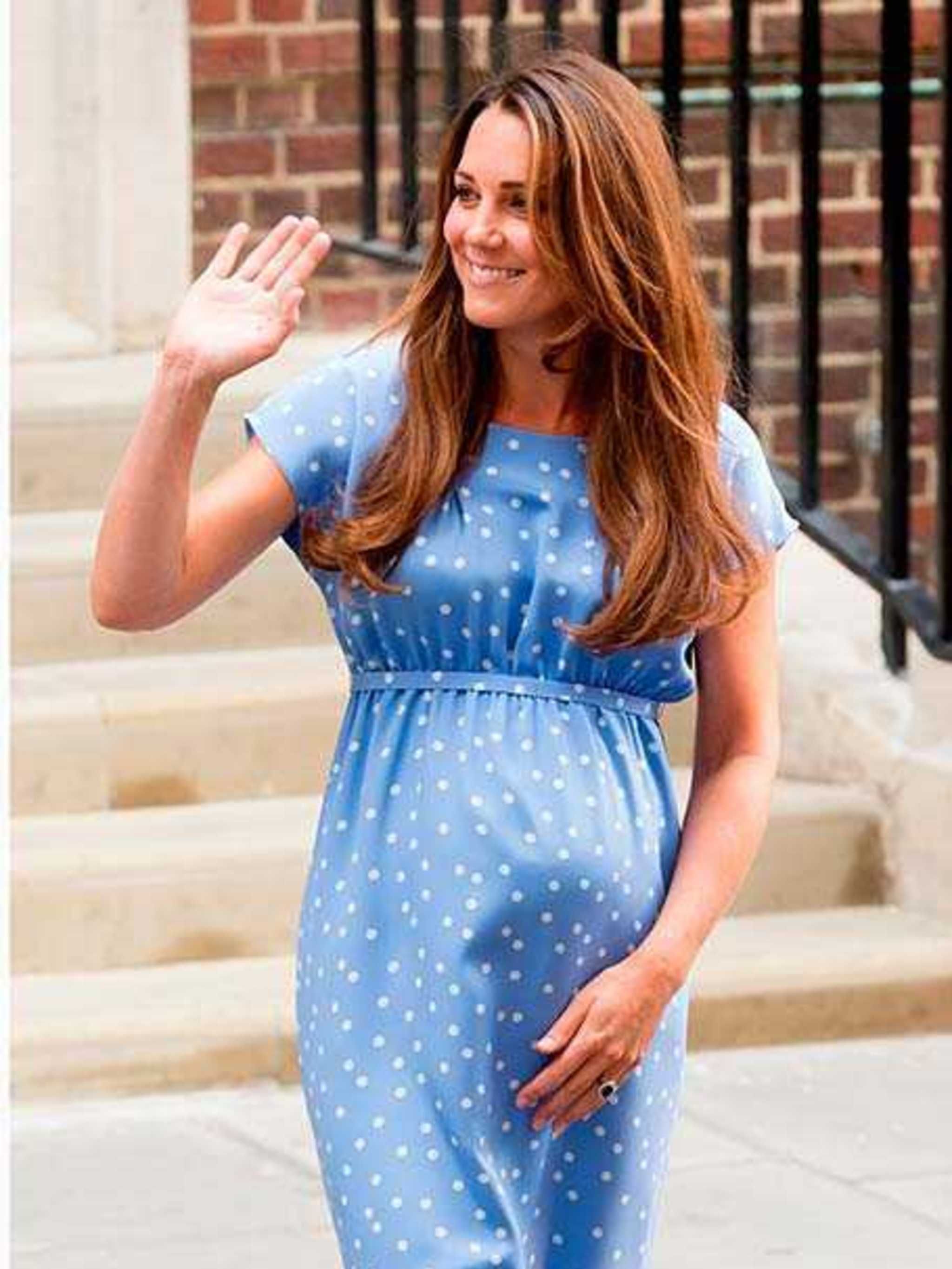 33 Times Kate Looked Great In A Little Blue Dress