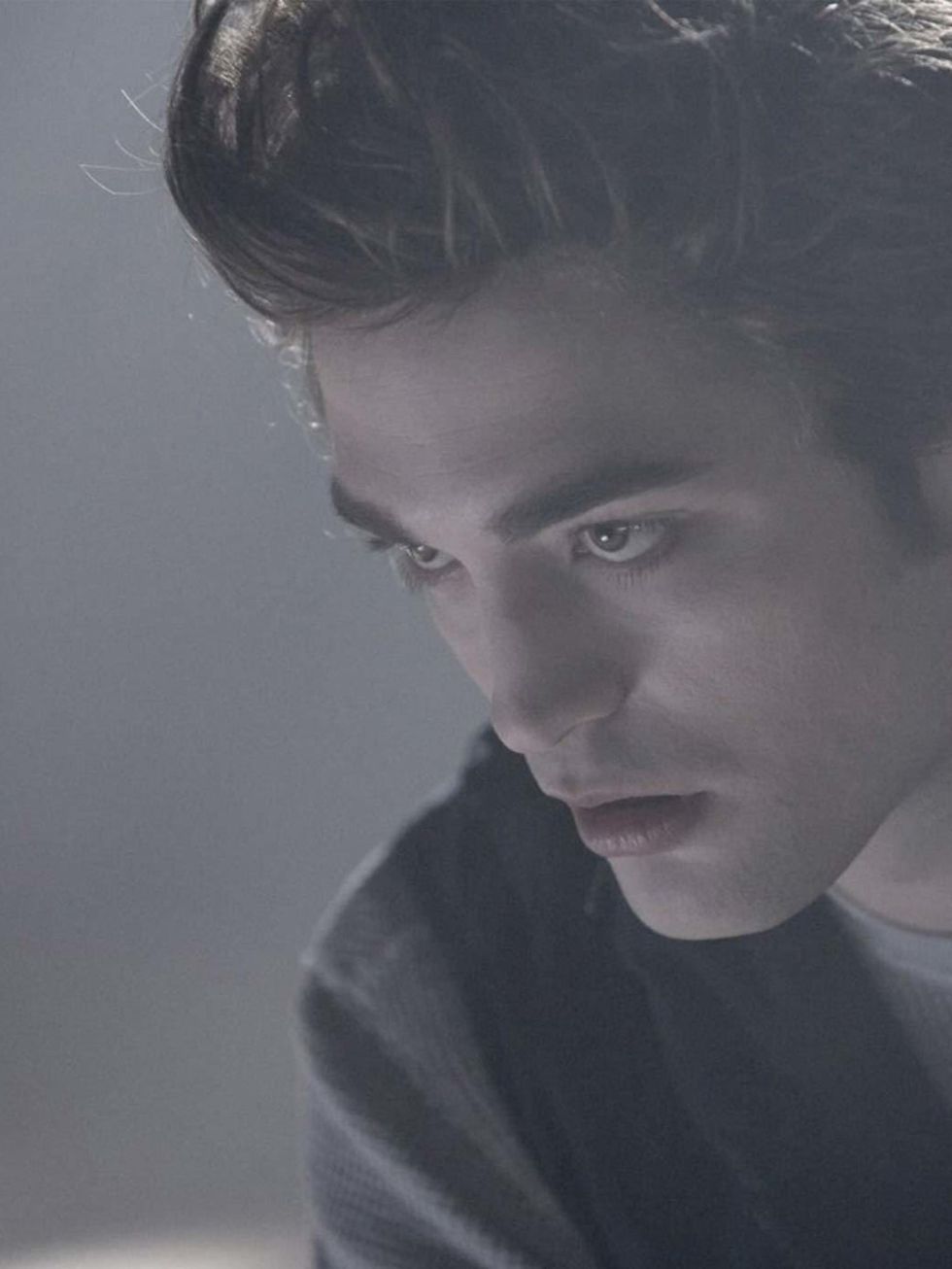 <p>Giving some serious vampire face as Edward in <em>Twilight</em>, 2008</p>