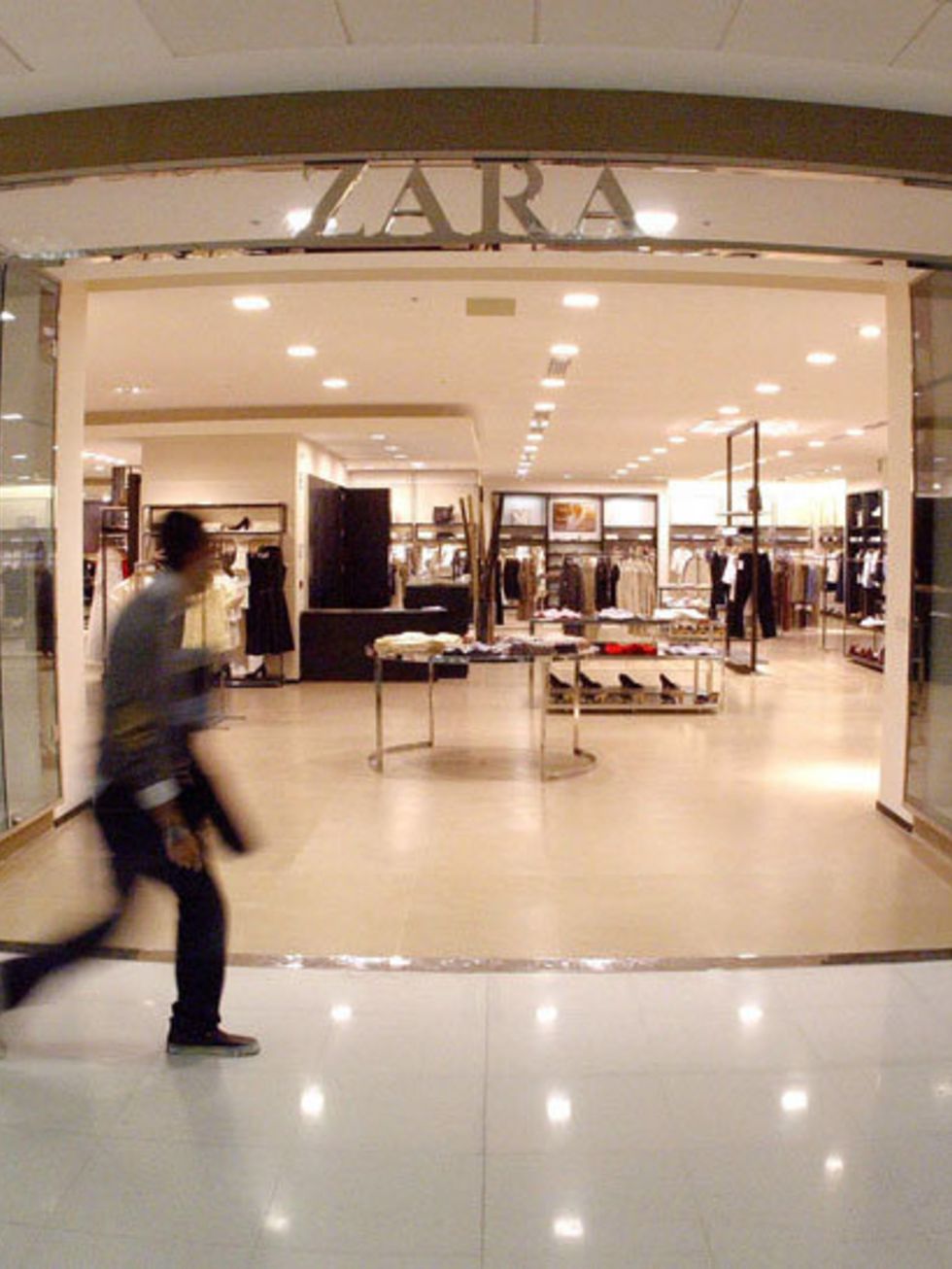<p>A Zara store in Spain</p>
