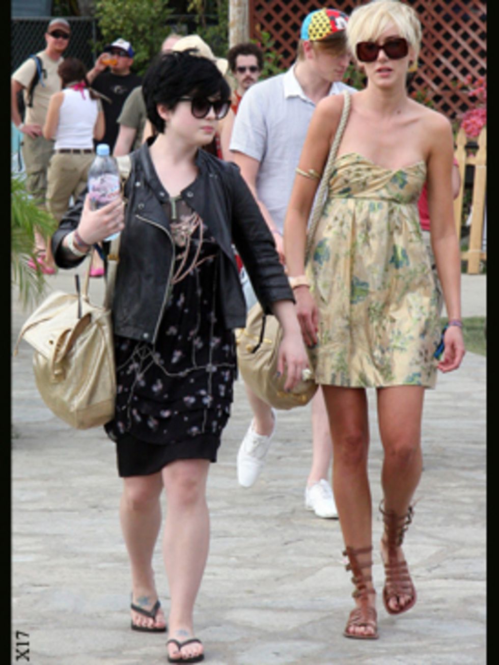 1325882962-kelly-osbourne-and-kimberley-stewart