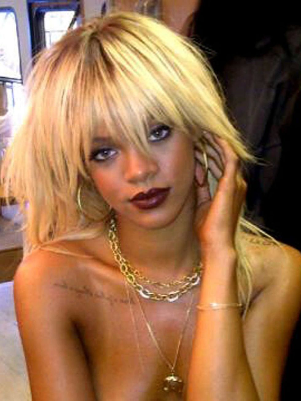 <p>Do blondes really have more fun <a href="http://www.elleuk.com/star-style/celebrity-style-files/rihanna"></a>?</p><p>? Rihanna <em> </em><a href="https://twitter.com/"></a> #Back2Work 1st Cover of the year!!!! #ELLE</p>