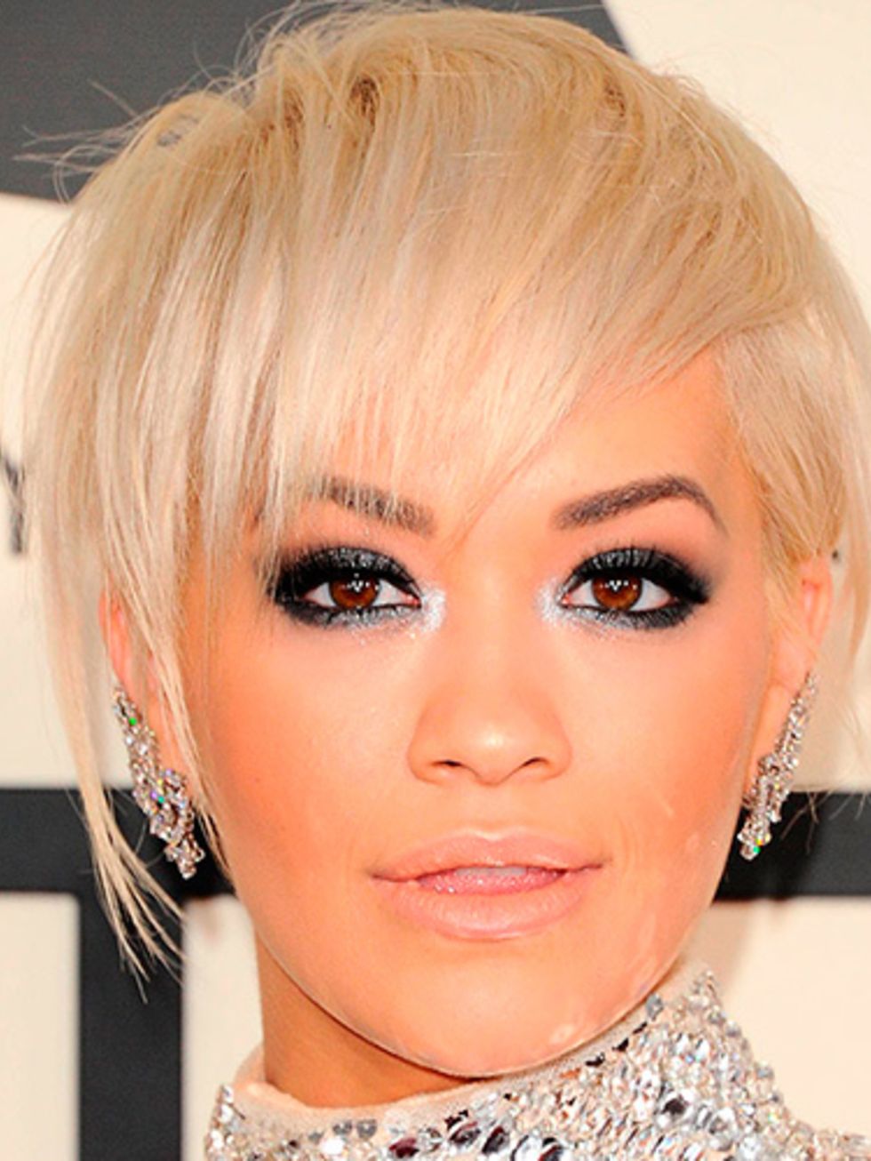 <p><a href="http://www.elleuk.com/fashion/celebrity-style/rita-ora-s-best-looks-from-hip-hop-throwback-90s-high-street-to-red-carpet-glamourous-looks">Rita Ora</a></p>