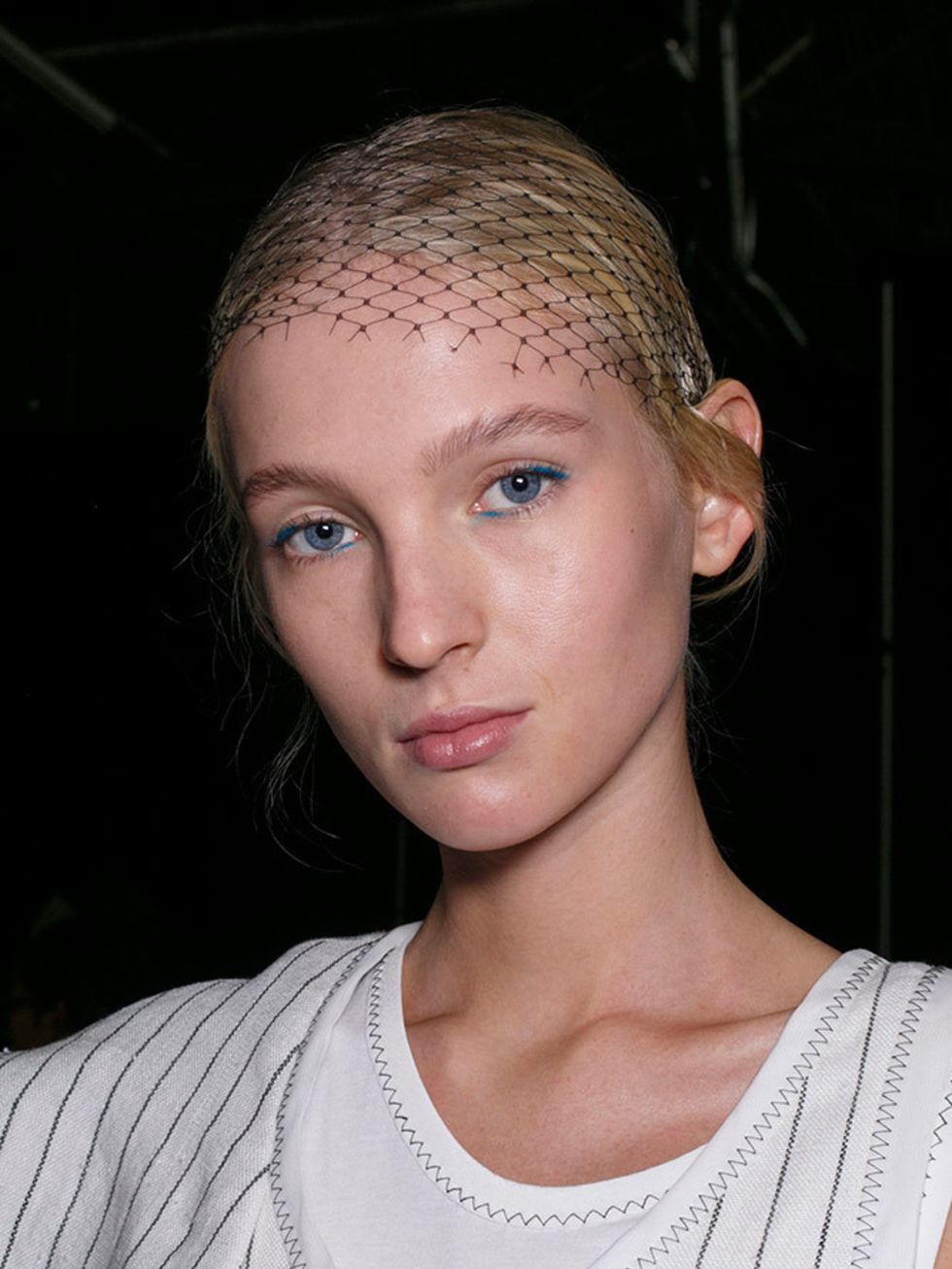 <p><a href="http://www.elleuk.com/catwalk/3-1-phillip-lim"><strong>Philip Lim s/s 2016</strong></a></p>

<p>The look: New Romantic Cut-Out Liner</p>

<p>Make Up Artist: Francelle Daly for Nars</p>

<p>Key product: Nars Eye Paint in Solomon Islands</p>

<p