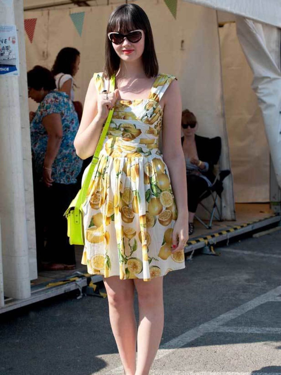 <p>Hannah, 22, Beauty Assistant. Primark dress, H&amp;M shoes, Cambridge Satchel Company bag, Valentino sunglasses.</p>