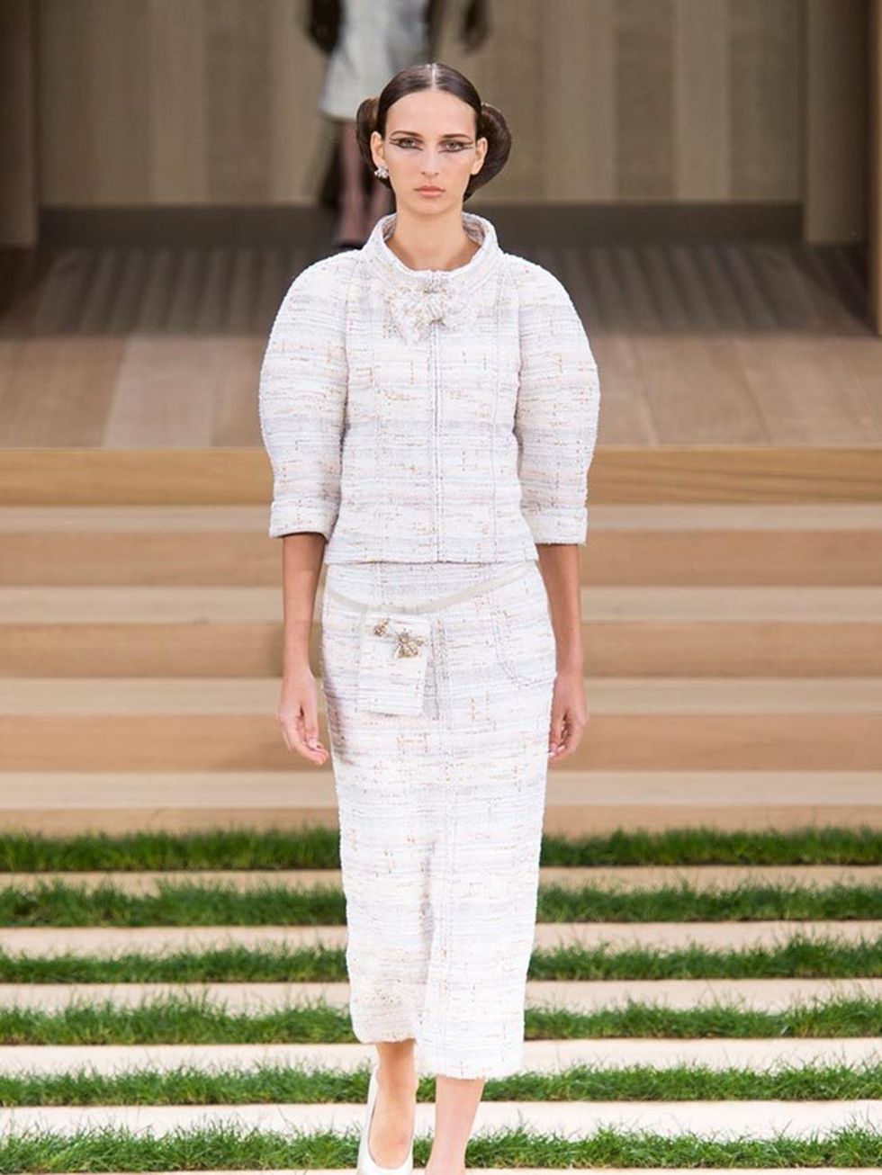 chanel_haute_couture_spring_summer_2016_collection_look_03