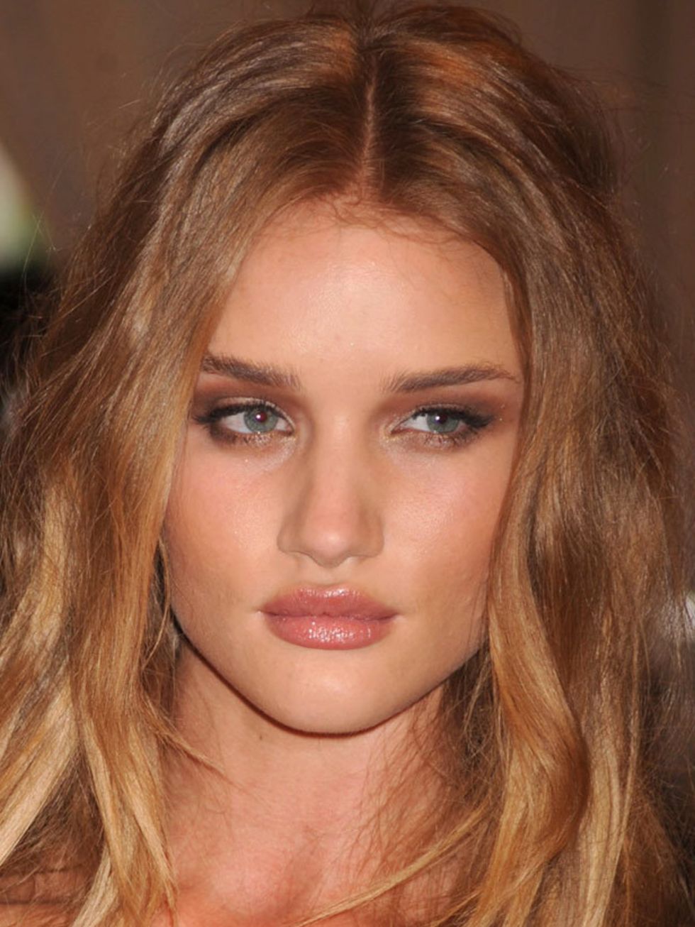 <p><a href="http://www.elleuk.com/news/Star-style-News/rosie-huntington-whiteley-turns-actress">Find out what Rosie's surprising new job is....</a></p>