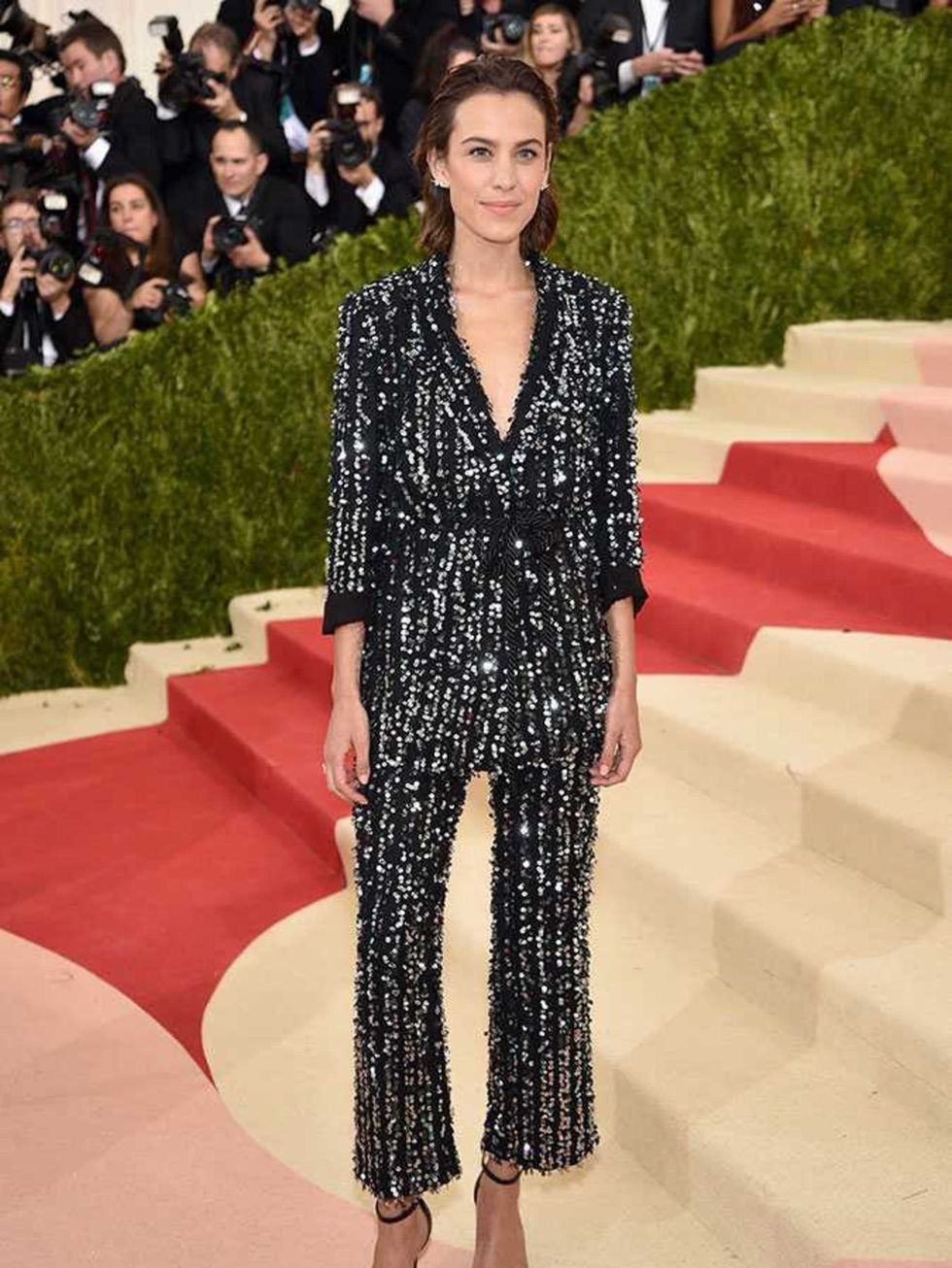 <p>Love the understated chic of this Thakoon look on Alexa Chung. Relaxed red carpet style. Nailed it. </p>