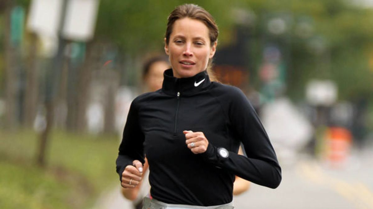 Christy Turlington's unfortunate sweaty look shows you should never sport  grey leggings at the gym