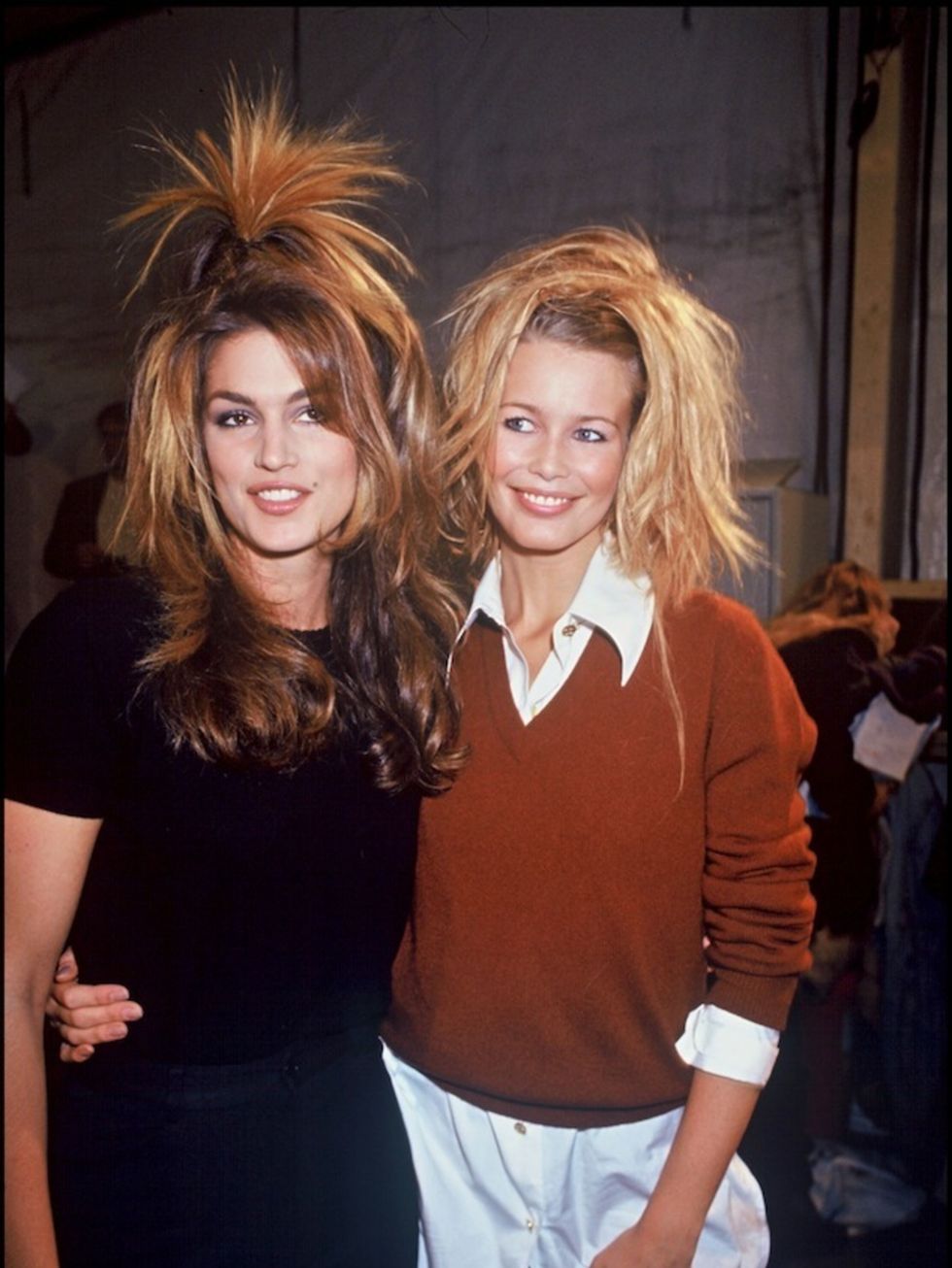 <p>With fellow super Claudia Schiffer backstage at a 1994 Chanel show</p>