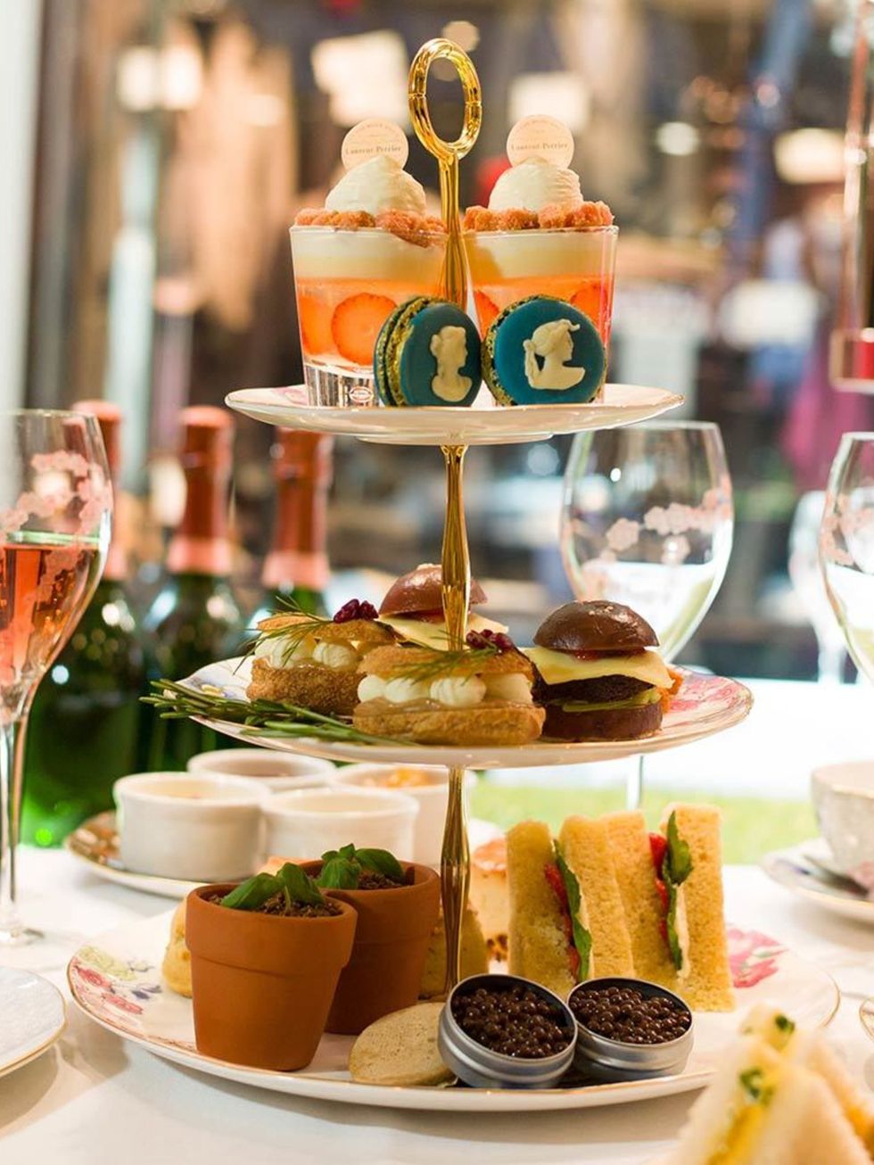 <p><strong>FOOD: Cuisson Luxury Afternoon Tea Pop Up at Burlington Arcade</strong></p>

<p>CAAAKE! OK, now that we have your attention, let us make it clear that were not just talking about any old cake. Oh no. This is cake by Hideko Tawa, former head pa