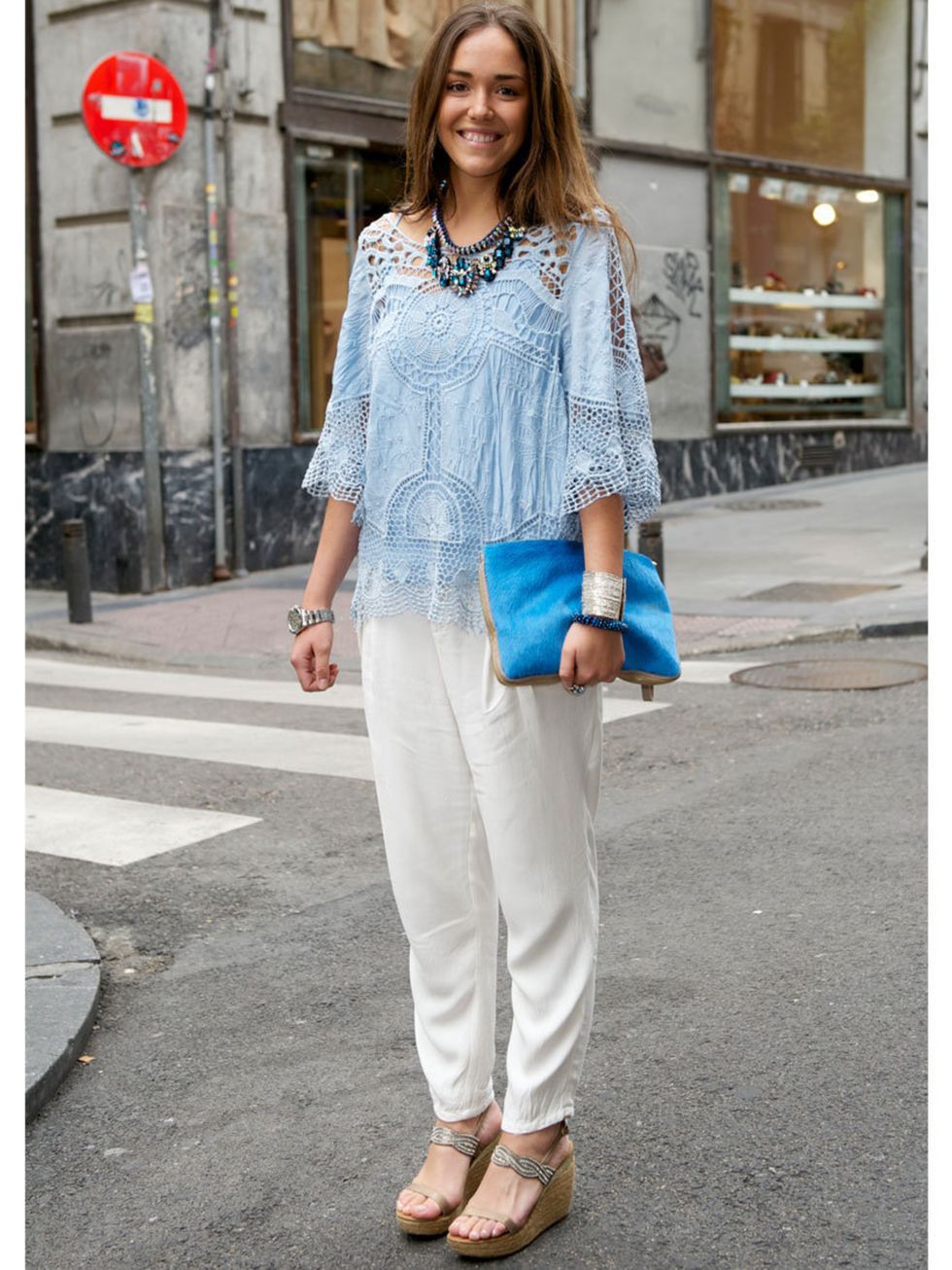 <p>Monica Gil is wearing an Adela Gil sweater, Pull and Bear jeans, Alma En Pena shoes, La Fille handbag and a Vanity Her necklace.</p>