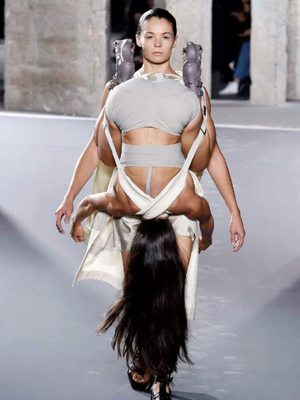 <p>If you haven't seen the <a href="http://www.elleuk.com/tags/rick-owens" target="_blank">Rick Owens</a> trick this season, here it is! Human backpacks...and frontpacks. Note: only the strong may wear. </p>