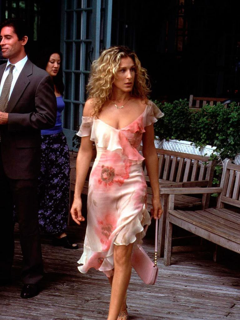 10 incredible Carrie Bradshaw fashion moments