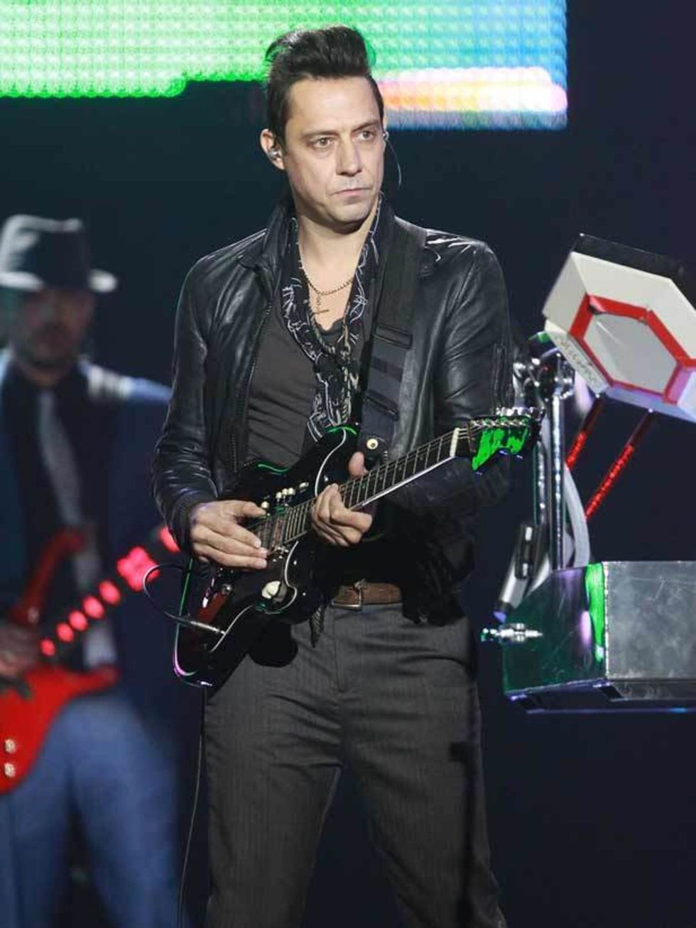 <p><a href="http://www.elleuk.com/starstyle/red-carpet/%28section%29/british-fashion-awards-2009/%28offset%29/0/%28img%29/451849">Jamie Hince</a> performs at the Etam Spring/Summer 2011 collection launch at Grand Palais in Paris, 24 January 2011 </p>