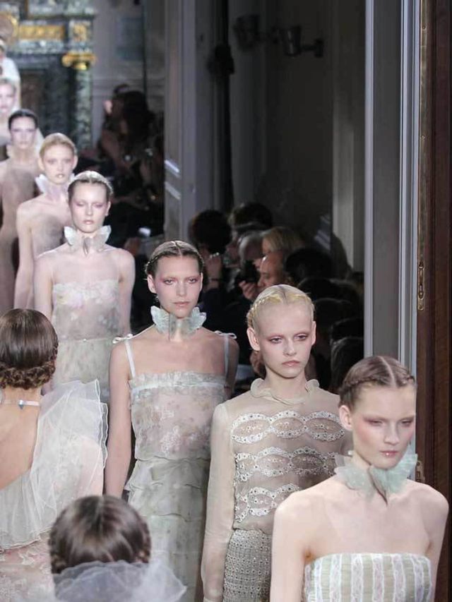 <p>This morning the fashion crowd is returning home after a week sat front row at the couture presentations. Yesterday they were treated to three show-stopping offerings - <a href="http://www.elleuk.com/catwalk/collections/valentino/spring-summer-2011/col