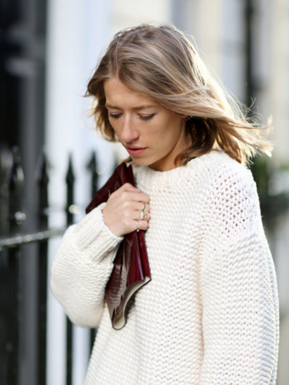 <p>Harriet wears <a href="http://www.stories.com/Ready-to-wear/Knitwear/Cotton_and_wool-blend_sweater/582940-596311.1">&amp; Other Stories</a> jumper, £65 and <a href="http://www.cosstores.com/gb/Shop/Women/Accessories/Bags_Purses">Cos bag</a> £79</p>