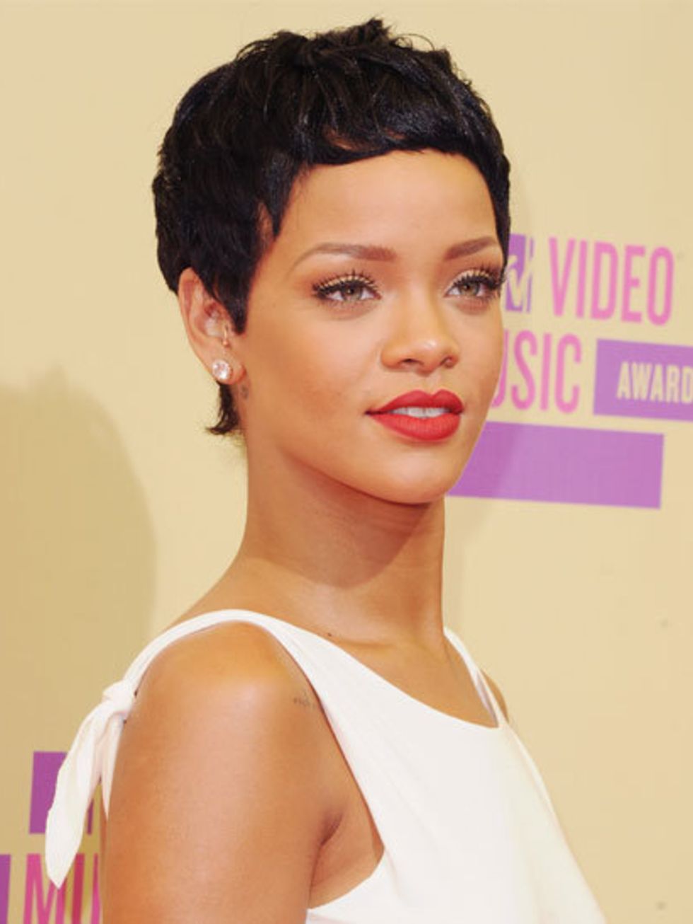 Rihanna Has Returned to the Pixie Haircut We Loved - PureWow