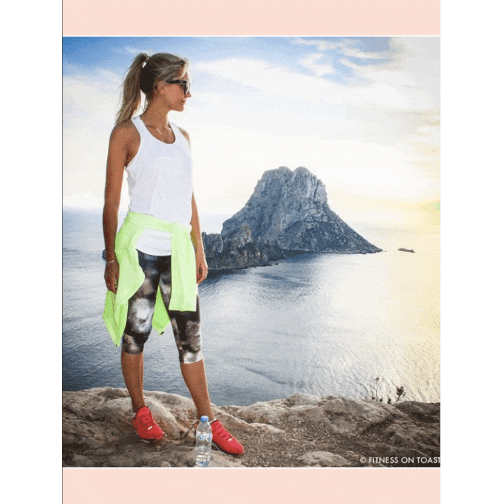 <p><a href="https://instagram.com/fitnessontoast/">@FitnessonToast</a> </p>

<p>Want to keep up with the latest fit fashion collaborations. Follow Swedish personal trainer and fitness blogger, Faya. </p>