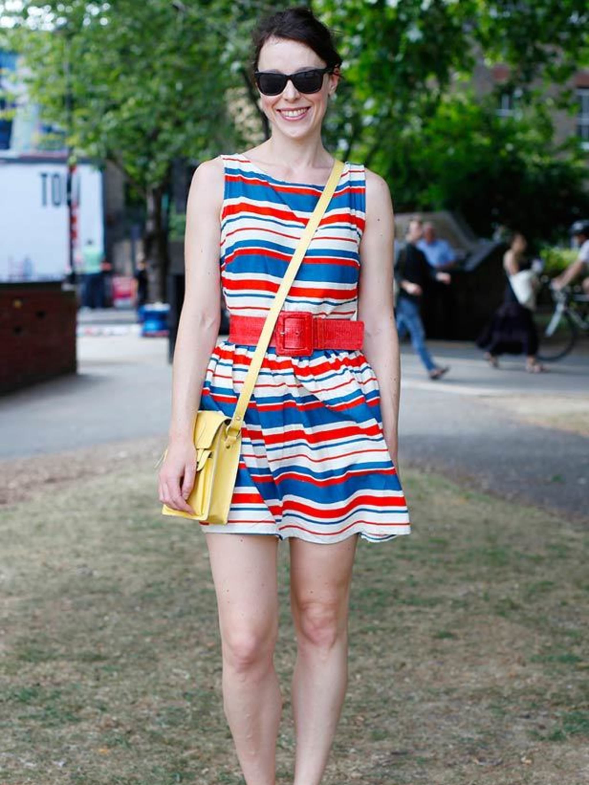 Red striped best sale dress outfit