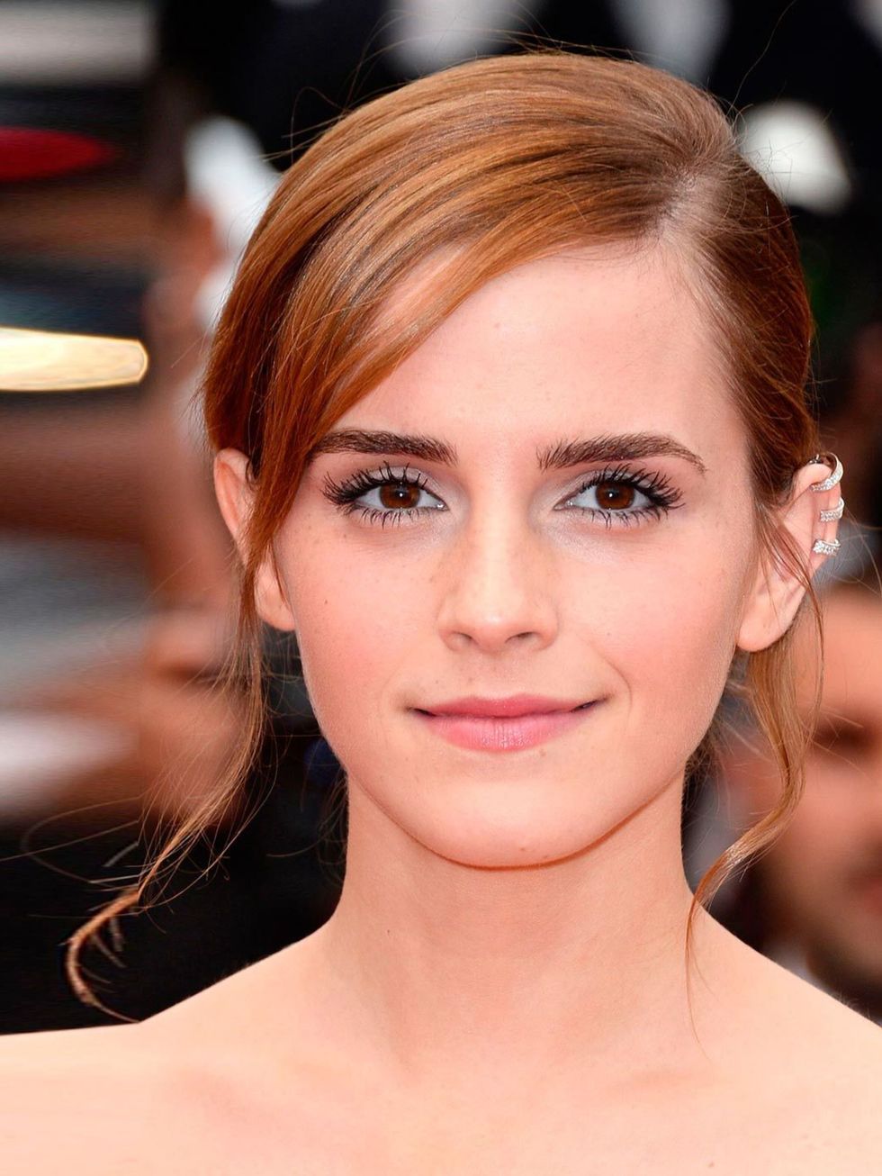 <p><a href="http://www.elleuk.com/star-style/celebrity-style-files/emma-watson"></a></p><p>A fresh face and some uber-lashes makes for a soft, pretty look.</p>